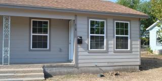 Renovated 1 bedroom 1 bath duplex!! Don't miss out on this stunner! Gallery 1