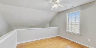 Single-family home in Kennesaw, GA near KSU, Town Center and Woodstock. Gallery 33