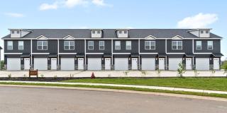 2 Bedroom Townhome Located Close to Post Gallery 1