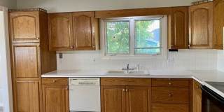 Wonderful Home in Campus West! Gallery 8