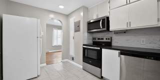 Charming 3BR House in Aurora Gallery 5