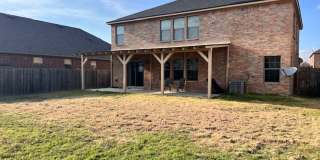 NorthPark / Taylor, TX / 4 bedrooms / Approx 2932 sq. ft. / Refrigerator / Washer & Dryer / New Carpet & Paint Gallery 28