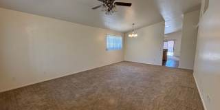 Spectacular 4 Bed/2 Bath House in Rita Ranch! Two Separate Living Areas!! Gallery 4