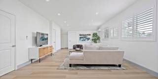 6BD/4BA One Story Single Family House next to UCI Gallery 19