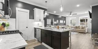 127 East 8th Avenue Gallery 1