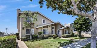 Stunning Remodeled Townhome in Prime Location! Gallery 1