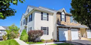 451 GLENN ROSE Circle Gallery 1