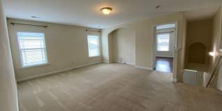 4 bedroom 2.5 bath home with a loft Gallery 15