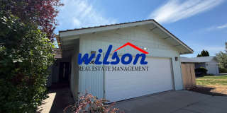 Hilltop 3-Bedroom Home with Scenic Orchard Views Gallery 1