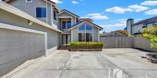 Sunlit 3 Bed Glen Cove Home Gallery 5