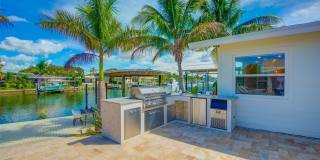 807 SNUG Island Gallery 38