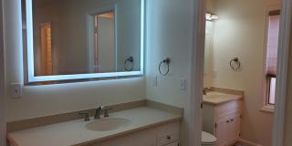 Mequon - A Stunning 3 Bedroom 3 Bath Condo Gallery 15