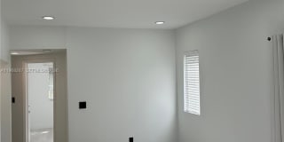 109 NW 6th Ave Gallery 3