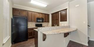 Spacious 3 Bed, 3.5 Bath Condo in Great Community! Gallery 6