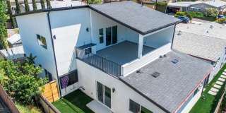 Private rooftop deck! Gallery 22