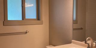 STUDENTS WELCOME! Charming 3 Bed 2 Bath Single Family Home in Old Town Gallery 15