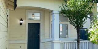 Large Four Bed, Three Bath Home with a Pool Gallery 4