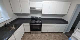 3 Bedroom apartment with multiple floor living! Gallery 1