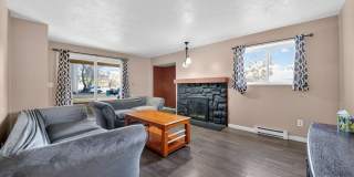 Charming 2BR Condo in Aurora Gallery 1