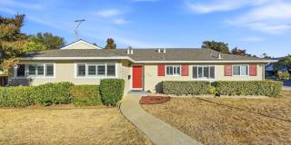Charming ranch with cheerful red accents and a remodeled kitchen Gallery 1