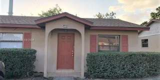 425 Las Palmas Gallery 1