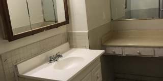 Large 5-2 house in Oakland Park Gallery 11