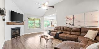 3 Bed 2 Bath Home For Rent Near Downtown Clarksville! Gallery 1