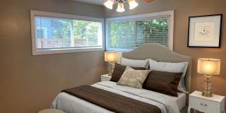 Stunning Three Bedroom House W/ Two Car Garage & Backyard!! Gallery 8