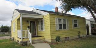 Central/East 2 Bed House w/ Garage Gallery 1