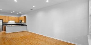 945 N Howe Gallery 2