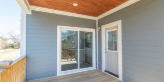 3 Beds 2.5 Baths Single-Family Urban Home Gallery 4