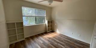 Cozy 3 bed 2.5 Bath Townhome Gallery 23