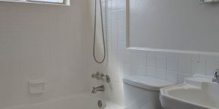 95 N Clarkson St Carolyn Arms Apartments Gallery 29