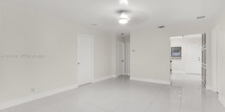 5655 NE 5th Ter Gallery 4