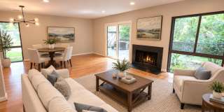 2001 WETHERSFIELD Court Gallery 1