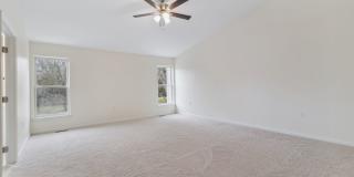 Spacious & Bright 3bd/2.5 brick front TH in Sterling, VA! Gallery 12