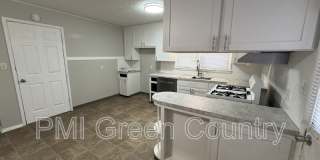 1017 E. 38th Pl Gallery 4