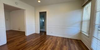 Charming Traditional Home with a Detached Guest House Charming Traditional Home with a Detached Guest House Gallery 4
