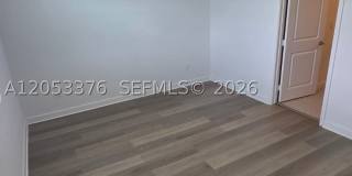 694 SE Lake Falls St Gallery 18
