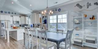 Stunning Bay Front Home Gallery 8