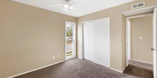 Large 3 Bedroom Apartments PET FRIENDLY! Gallery 66