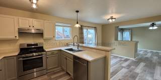 Gorgeous 5 Bedroom House in Stetson Hills Gallery 8