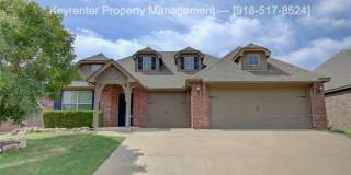 Spacious 4 Bed | 2 Bath | Large backyard | Bixby Gallery 1