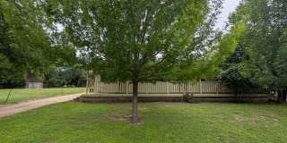 1/1 Triplex / Easy Access to I-35 / Fridge / No Carpet / CISD 1/1 Triplex / Easy Access to I-35 / Fridge / No Carpet / CISD Gallery 4