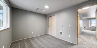 Oak Park Village Apartments Gallery 13