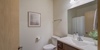 Brand New Fully Furnished short term lease possible Gallery 22