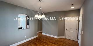 Luxurious Colonial Green Townhome with Garage Gallery 14