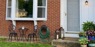 Townhouse - 2 bed + 2.5 bathrooms Gallery 1