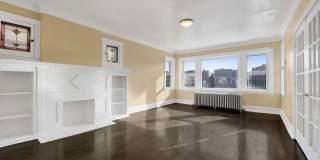 6030 North Claremont Avenue Gallery 1