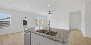 NEW CONTRUCTION 3/2/2 FOR LEASE IN SHERMAN! Gallery 15